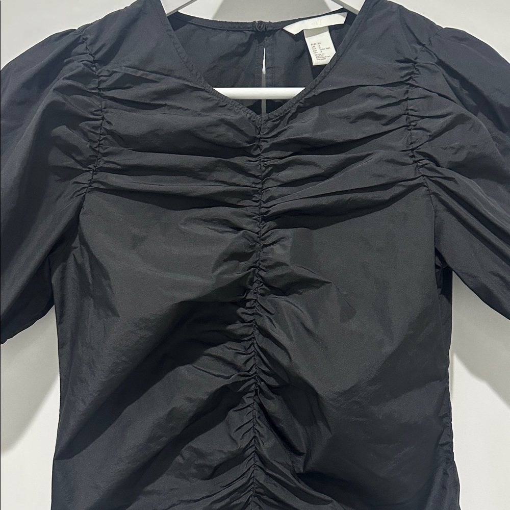 H&M RUCHED FRONT TOP - Picture 5 of 10